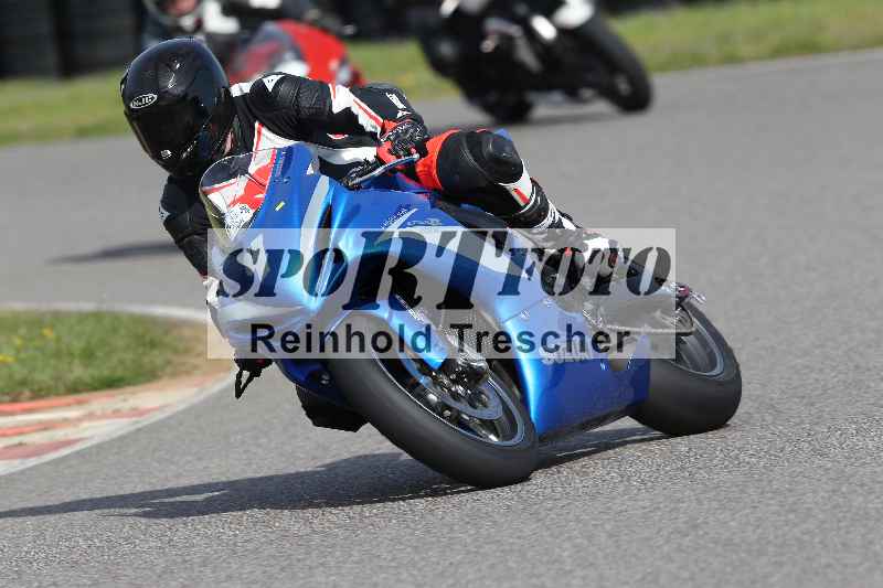 /Archiv-2023/06 10.04.2023 Moto Club Anneau du Rhin/Blanc-Novice/4